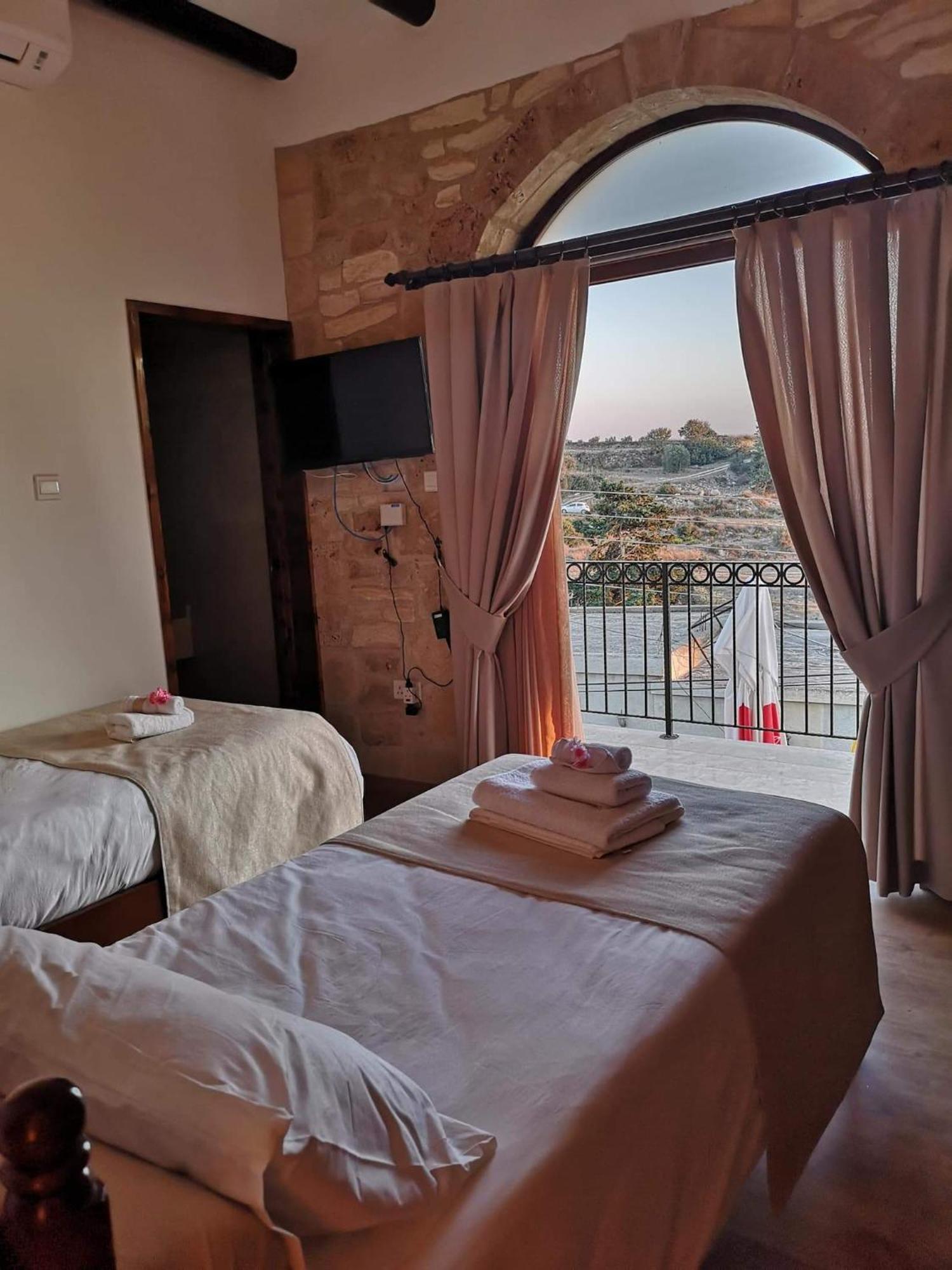 Hanna Koumi Boutique Hotel Kormakiti الغرفة الصورة